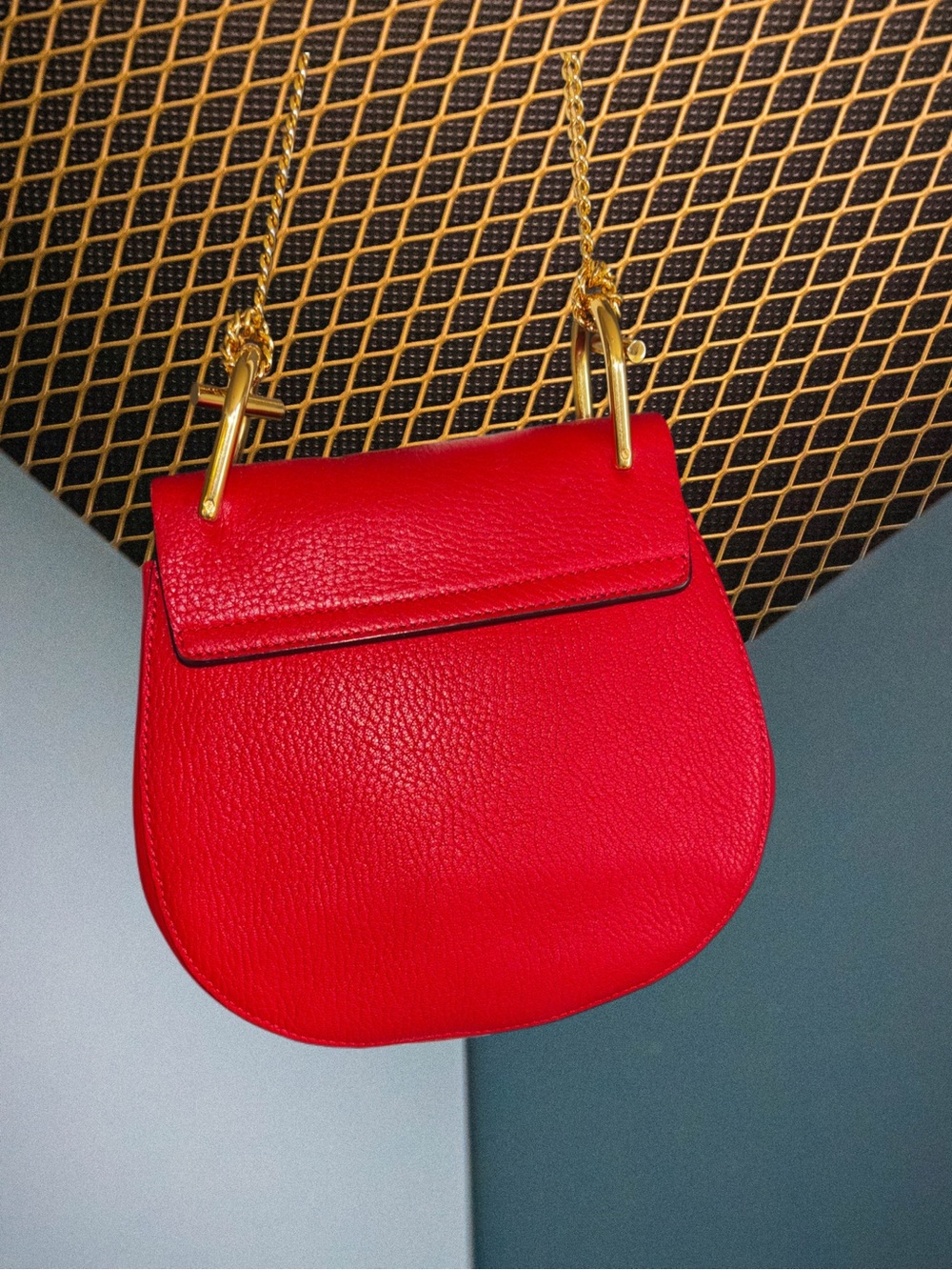 Chloé Red Pebbled Leather Crossbody with Gold Lock - Picture 7 of 9